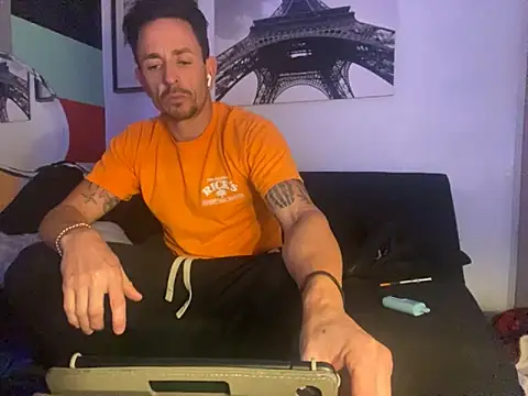 Gman143187 online show from October 2025 02:00:02 AM