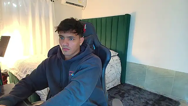 man dur07 online show from December 2025 08:05:01 PM