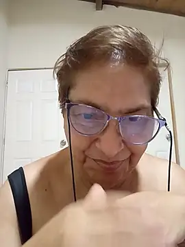 florecita69 online show from November 2025 02:16:01 PM