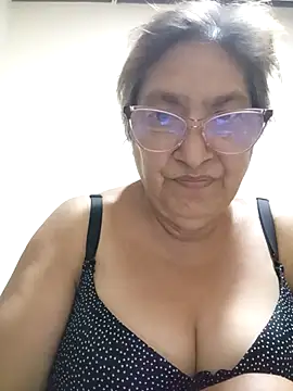 Snapshot of florecita69 chatting on May 2026 01:22:02 AM florecita69 online show from May 2026 01:22:02 AM