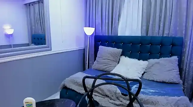 Snapshot of Mayaa_ross chatting on December 2024 06:15:01 AM Mayaa ross online show from December 2024 06:15:01 AM