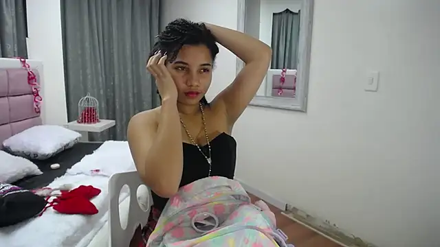 Snapshot of Mayaa_ross chatting on February 2025 06:12:02 AM Mayaa ross online show from February 2025 06:12:02 AM