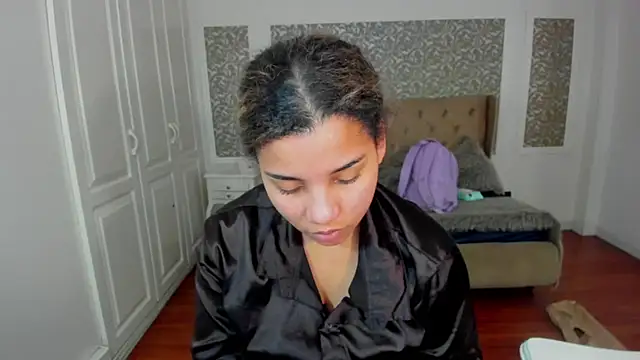 Snapshot of Mayaa_ross chatting on September 2025 02:06:01 AM Mayaa ross online show from September 2025 02:06:01 AM