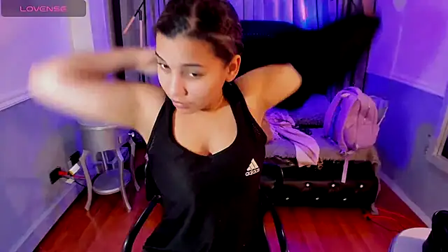 Snapshot of Mayaa_ross chatting on November 2025 02:21:01 AM Mayaa ross online show from November 2025 02:21:01 AM