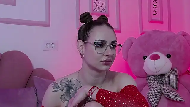 Abby  White online show from March 2025 05:10:02 PM