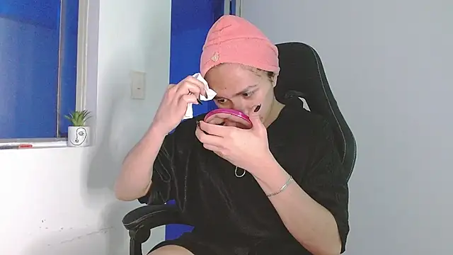 giuliana andrade online show from February 2026 12:09:02 AM