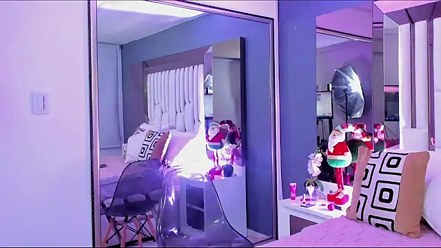 Snapshot of Kitty_Eliffe chatting on December 2024 01:26:01 AM Kitty Eliffe online show from December 2024 01:26:01 AM