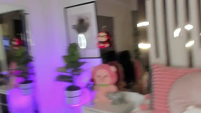 Snapshot of Kitty_Eliffe chatting on October 2025 09:33:01 PM Kitty Eliffe online show from October 2025 09:33:01 PM