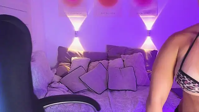 AlessaPears online show from April 2026 11:41:01 PM