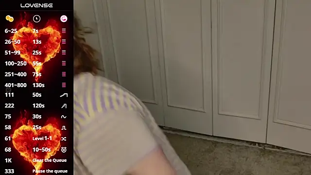 cherrysaturn online show from October 2025 11:08:02 AM