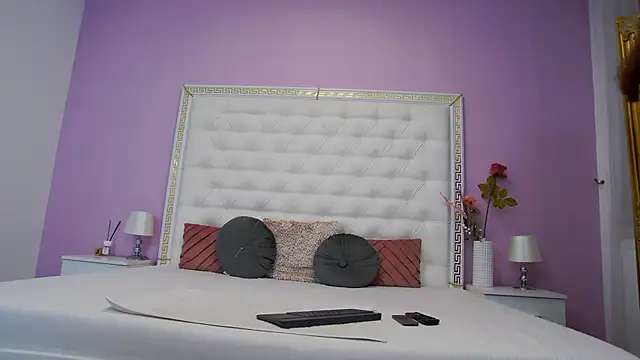 Lenna Paul online show from November 2025 05:08:02 AM