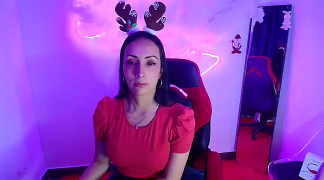 yaralyminjo2 online show from December 2024 02:00:02 PM