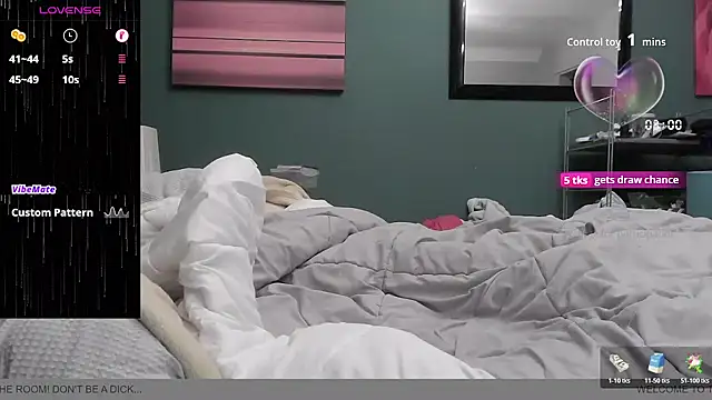 BondBroken online show from October 2025 07:05:02 PM