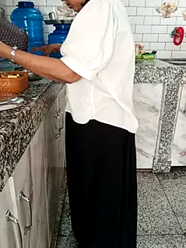 Snapshot of Saroj-Shah chatting on February 2026 06:40:02 AM Saroj-Shah online show from February 2026 06:40:02 AM