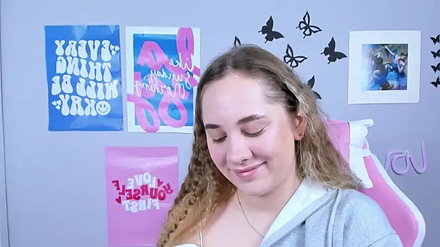 MiaMilas online show from January 2025 07:00:01 AM