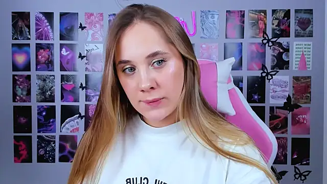 MiaMilas online show from February 2025 12:59:01 PM