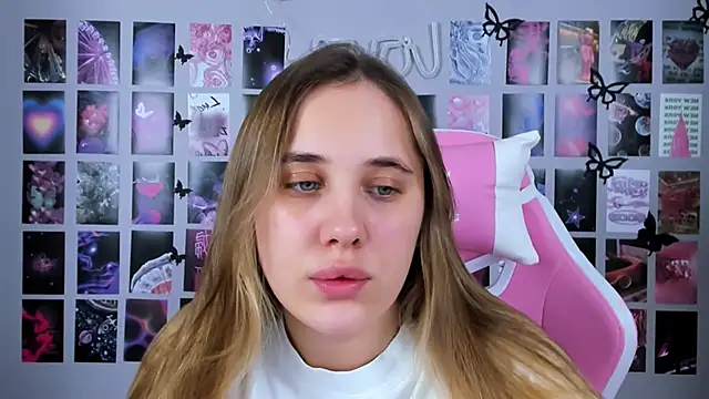 MiaMilas online show from February 2025 04:14:02 PM