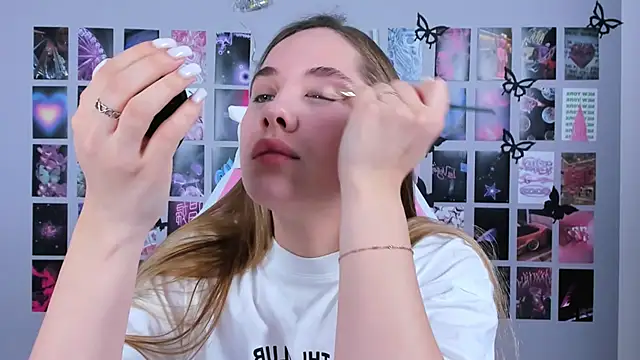 MiaMilas online show from February 2025 09:42:01 AM