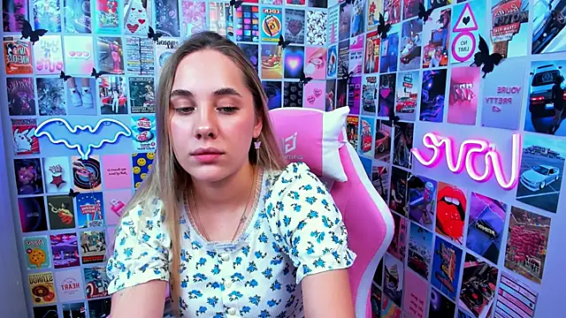 MiaMilas online show from October 2025 09:07:02 AM