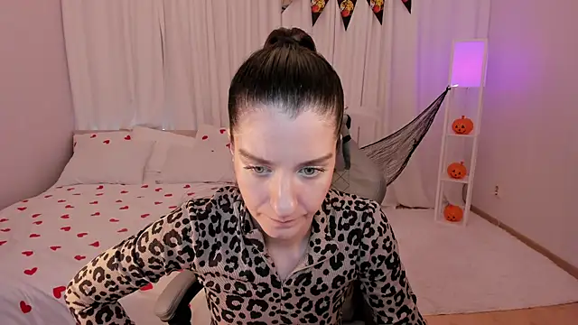 helentasty online show from October 2025 03:41:02 AM