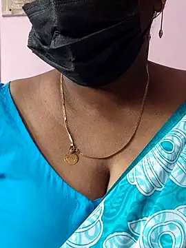 Snapshot of mallu-sumi chatting on April 2026 02:04:02 AM mallu-sumi online show from April 2026 02:04:02 AM