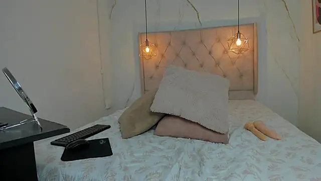 kristakinnky online show from January 2025 01:52:01 PM