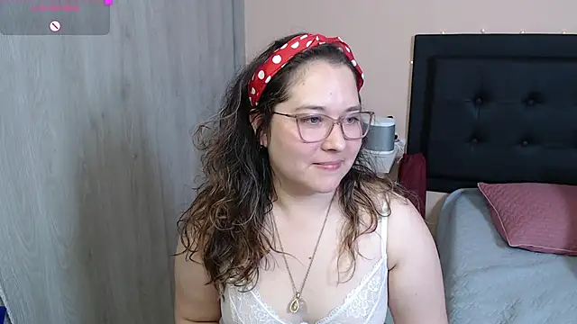 May Carlier online show from December 2024 06:41:01 AM