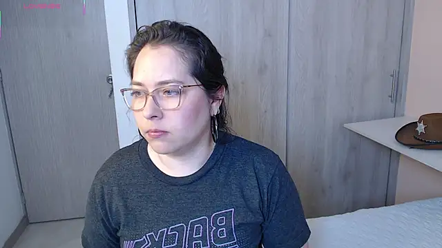 May Carlier online show from October 2025 03:07:01 AM