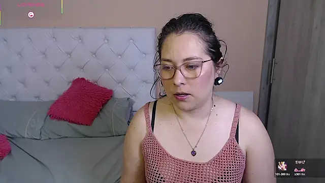 May Carlier online show from December 2025 03:05:01 AM