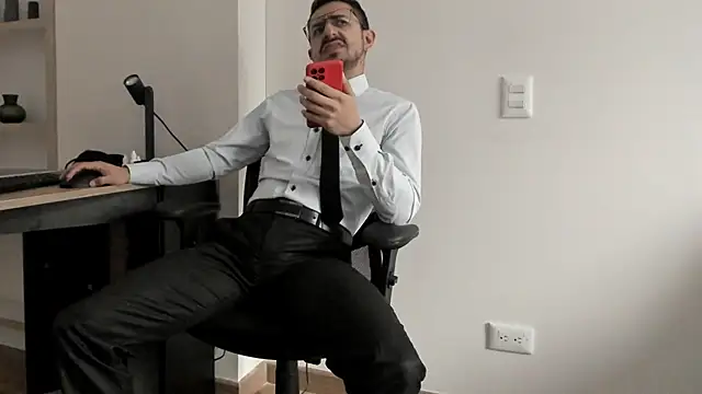 pablo-rincon95 online show from December 2024 01:49:01 PM