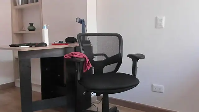 pablo-rincon95 online show from January 2025 07:06:01 PM