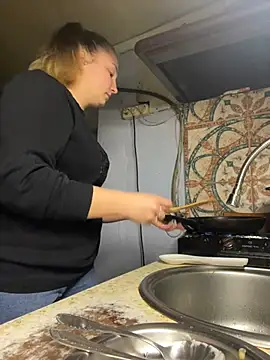 Joannakiss online show from March 2025 08:42:02 PM