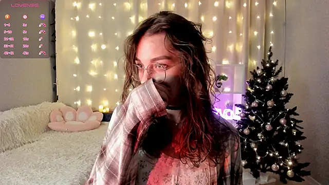 AraCopple online show from January 2025 05:41:01 PM