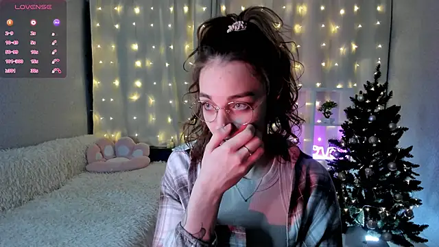 AraCopple online show from January 2025 09:58:02 PM