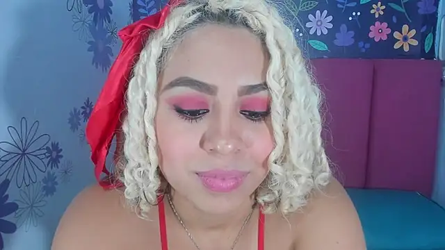 Lucy White   online show from October 2025 08:07:01 PM