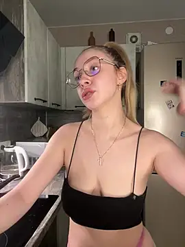 Kitty Katrine online show from March 2026 02:25:02 PM