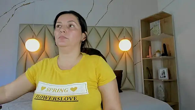 angelswets online show from December 2025 02:24:01 PM