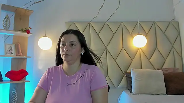 Snapshot of angelswets chatting on June 2026 02:08:02 PM angelswets online show from June 2026 02:08:02 PM