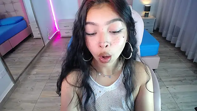 Snapshot of pettit_courtny chatting on January 2025 03:16:02 AM pettit courtny online show from January 2025 03:16:02 AM