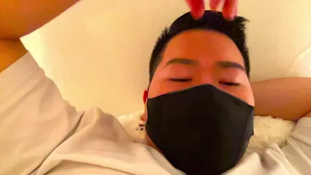 Snapshot of makoto-gmpd chatting on March 2025 04:06:02 PM makoto-gmpd online show from March 2025 04:06:02 PM