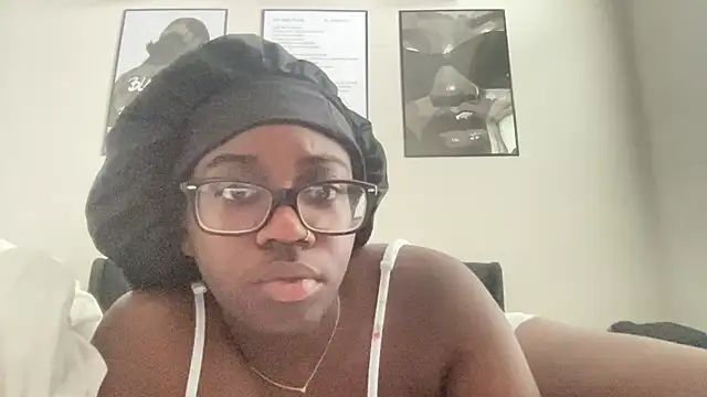 AveryJ99 online show from April 2026 01:00:02 PM