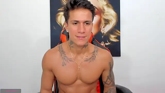 pettergrey1 online show from December 2024 11:25:01 PM