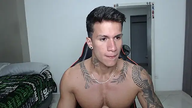 pettergrey1 online show from April 2026 11:10:02 AM