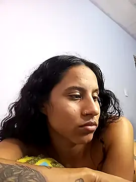 Snapshot of Karii-R chatting on March 2025 10:21:01 PM Karii-R online show from March 2025 10:21:01 PM