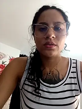Snapshot of Karii-R chatting on April 2026 04:46:02 PM Karii-R online show from April 2026 04:46:02 PM