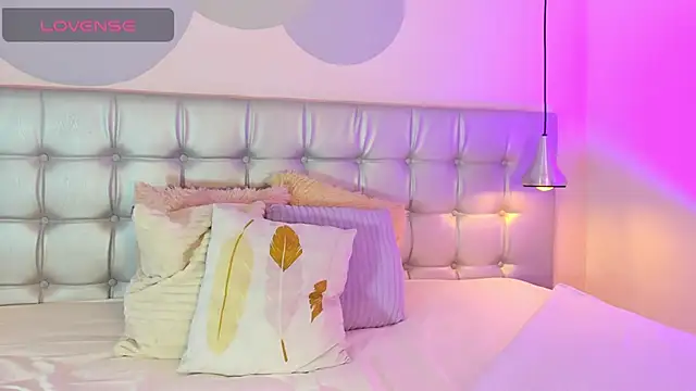 Axel brunette1 online show from February 2025 03:50:01 PM