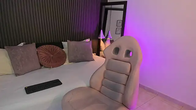 Axel brunette1 online show from September 2025 07:39:02 PM