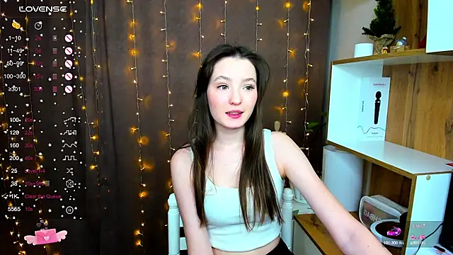 Fairyy Moon online show from December 2024 01:17:01 AM