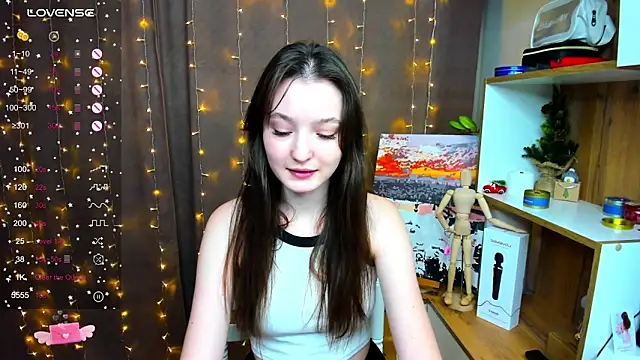 Fairyy Moon online show from December 2024 12:38:01 PM