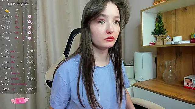 Fairyy Moon online show from February 2025 02:24:01 PM